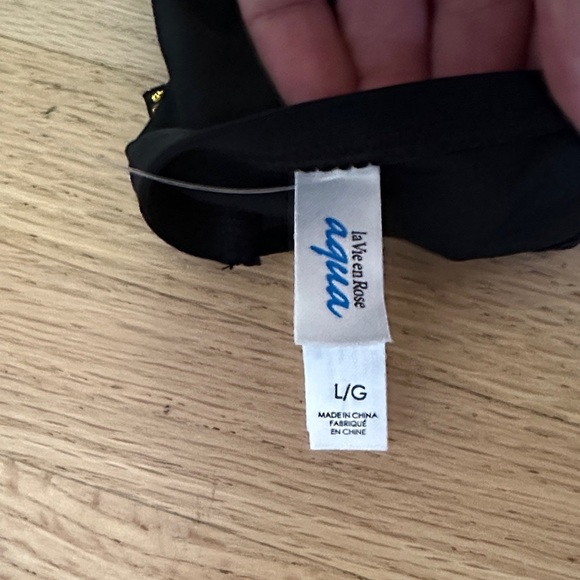 La Vie en Rose - Black Halter Bikini Top with Lace-Up Front - Large - Picture 8 of 8